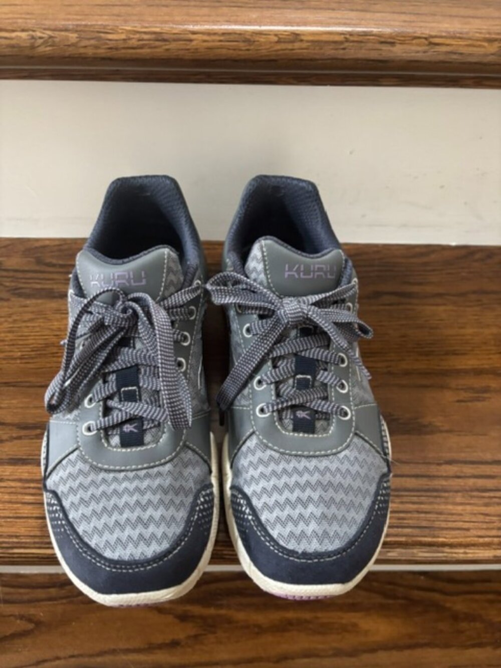 Women's Kuru Quantum Sneakers Size 8